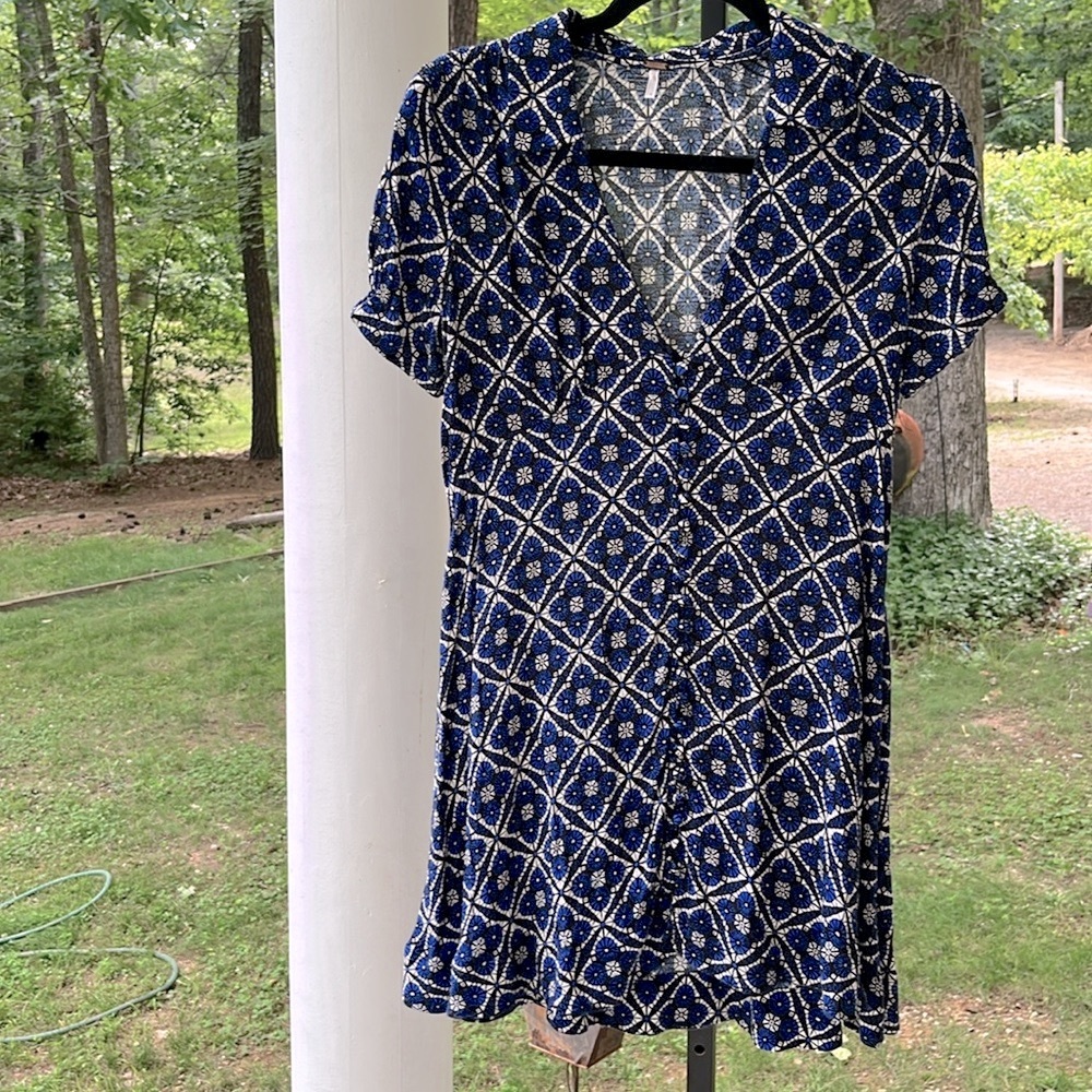 Free People blouse sz 6 Royal blue/black/off white